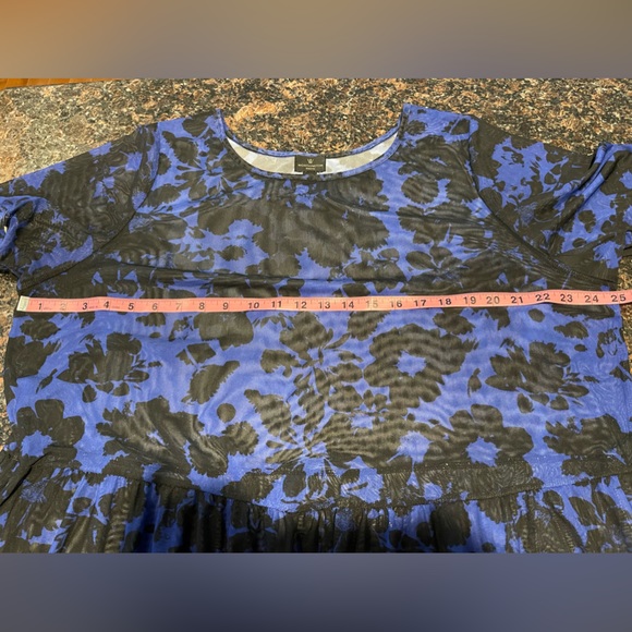 Worthington Woman Blue and Black floral print top, 1x - Picture 5 of 6